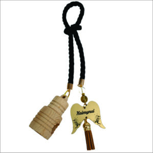 AUTOMOBILIO PAKABUKAS SU SPARNAIS „KAIMYNUI“