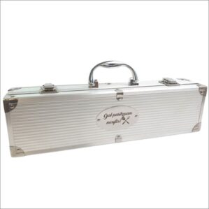 GRILIO ĮRANKIŲ RINKINYS LAGAMINAS „GAL PASIKEPAM MĖSYTĖS?“