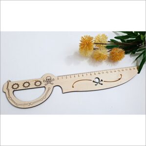 MEDINĖ LINIUOTĖ PIRATO PEILIS