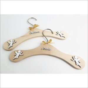 MEDINĖ PAKABA KRIKŠTYNOMS (SU JŪSŲ NORIMU VARDU)