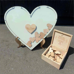 PALINKĖJIMŲ RĖMELIS ŠIRDIS IR MEDINĖ DĖŽUTĖ SU ŠIRDELĖMIS